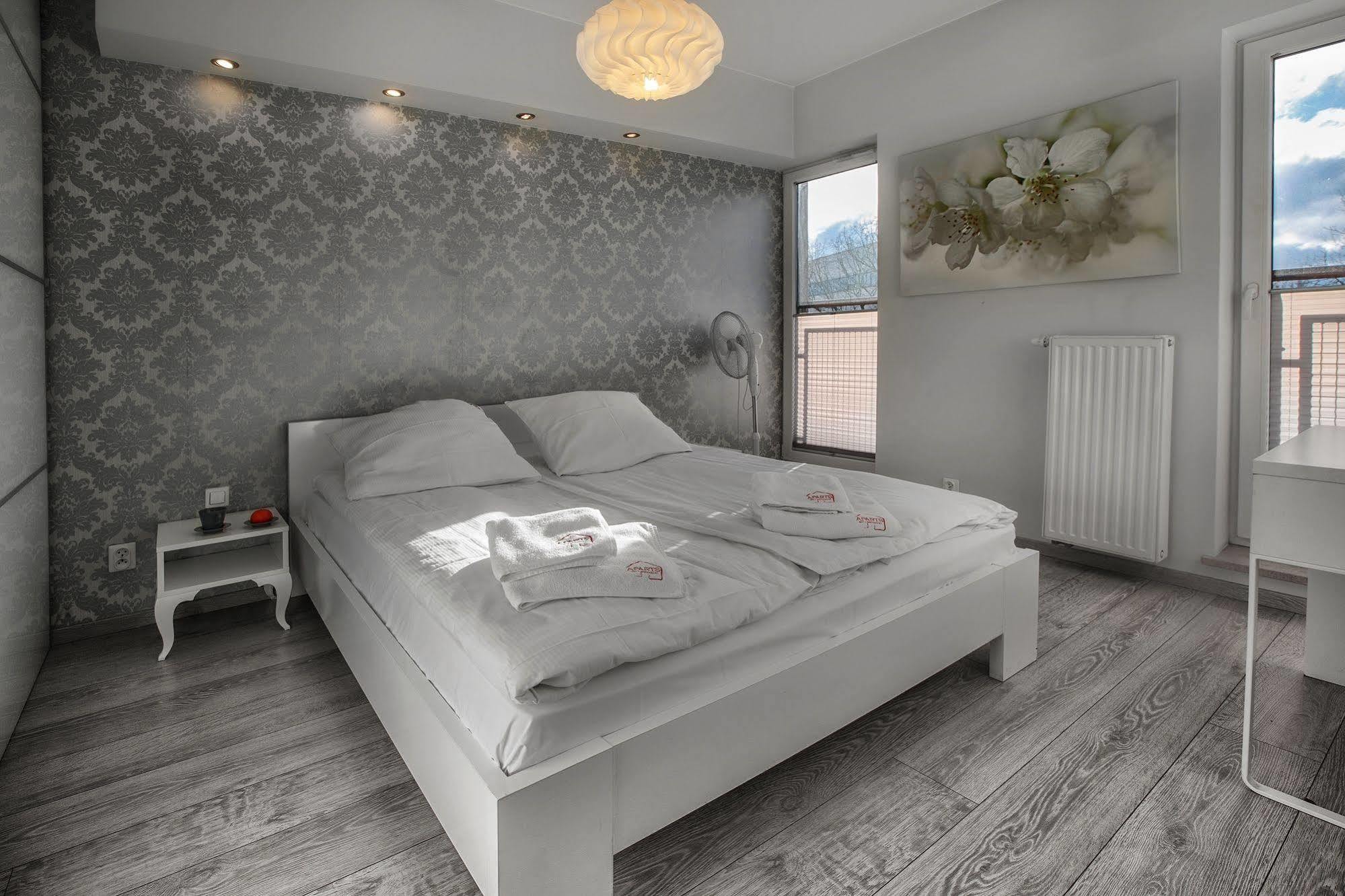 Apartamenty Aparts Łódź Exteriör bild